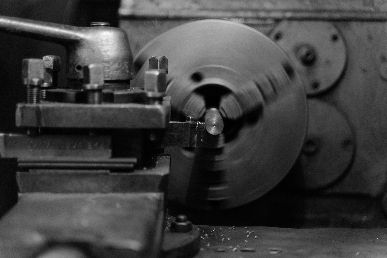 TV-200 Düz Yataklı CNC Torna