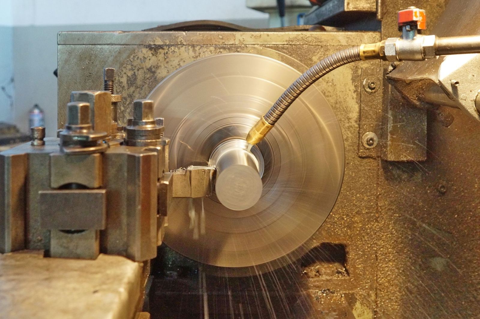 TV-300 Eğik Yataklı CNC Torna